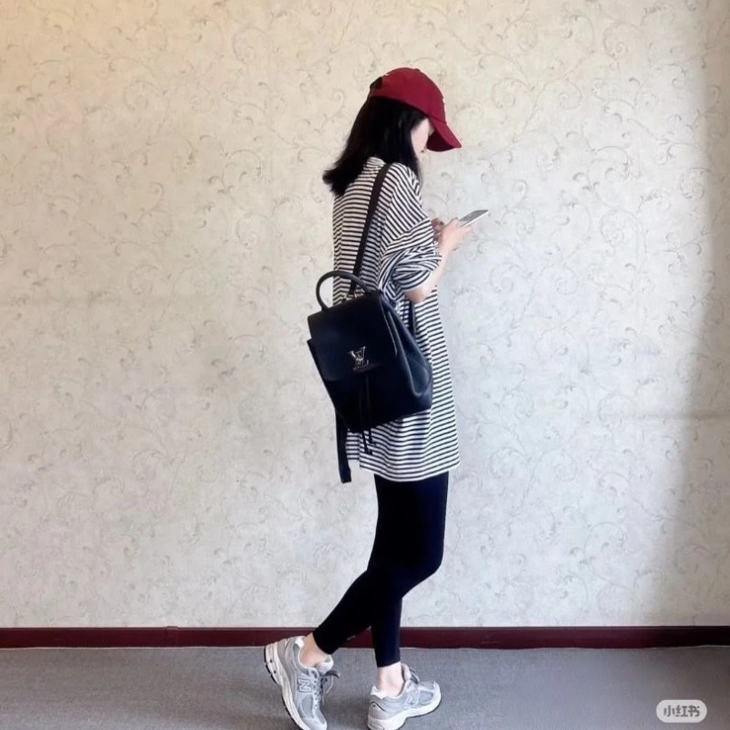 LV lockme黑色全皮銀扣後背包22x30  9新. 配件塵袋-1