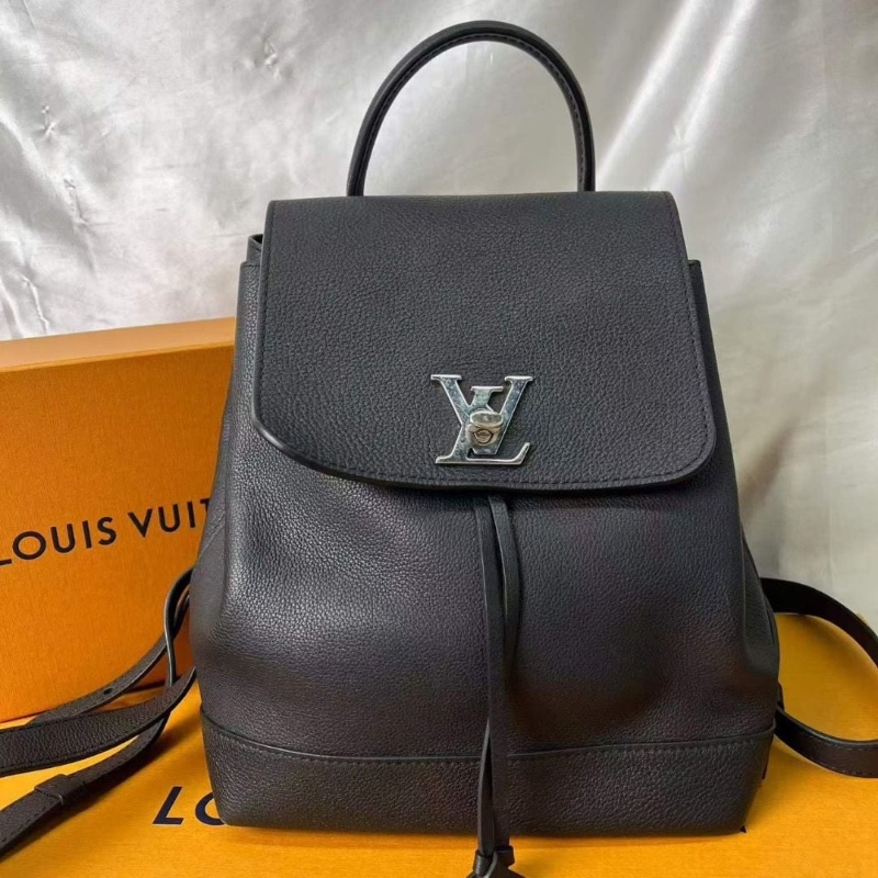 LV lockme黑色全皮銀扣後背包22x30  9新. 配件塵袋-3