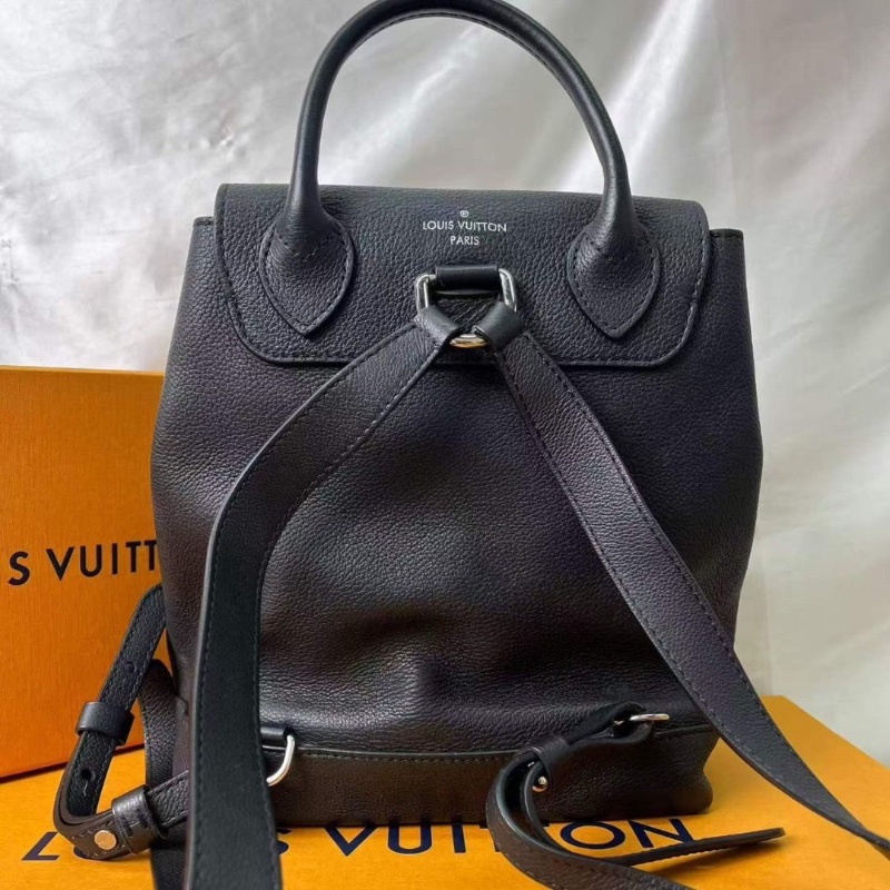 LV lockme黑色全皮銀扣後背包22x30  9新. 配件塵袋-6