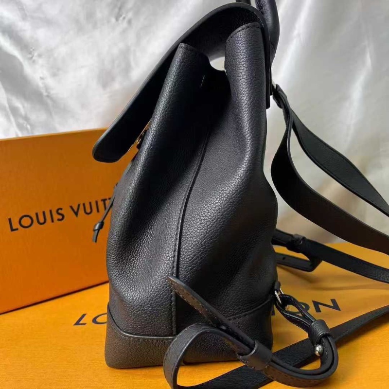 LV lockme黑色全皮銀扣後背包22x30  9新. 配件塵袋-7
