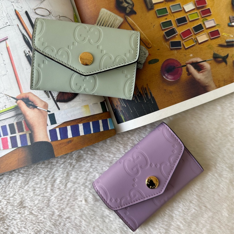 GG Logo 壓紋牛皮釦式卡片夾/名片夾(淺紫色)-0