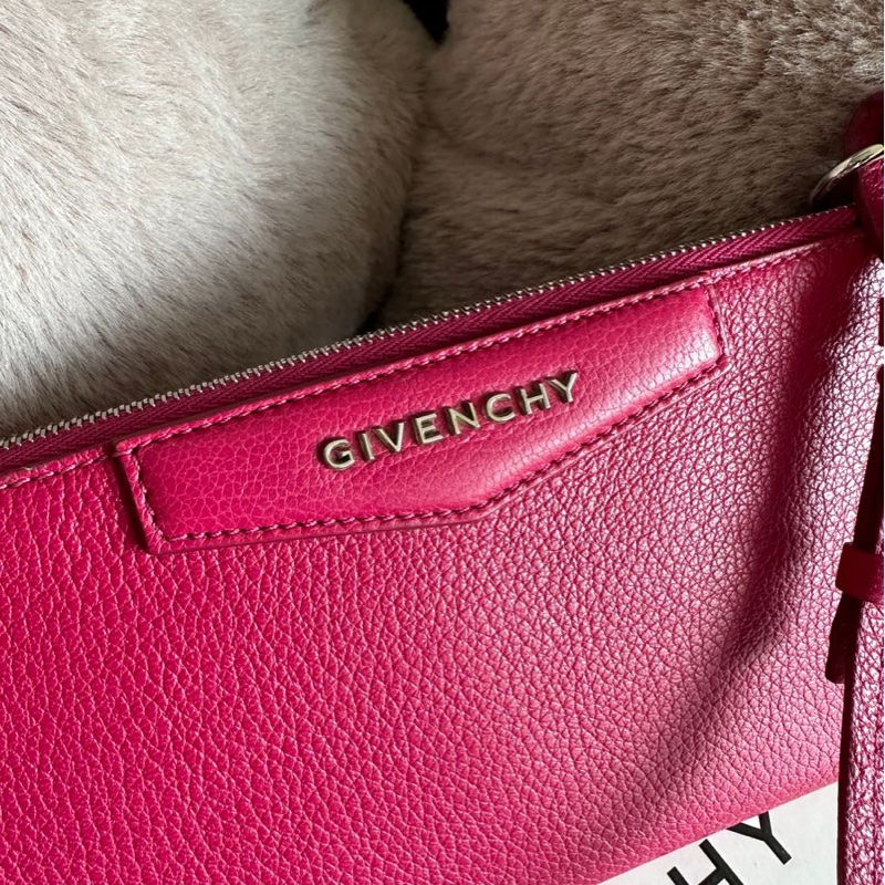 纪梵希 纪梵希包包 閑置 粉紅色 信封包 桃紅色 迷你 斜挎包 可拆 皮革肩帶  肩背  斜挎  givenchy Antigona crossbody bag pink-3