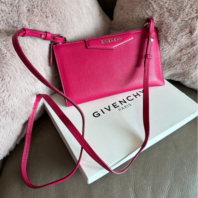 纪梵希 纪梵希包包 閑置 粉紅色 信封包 桃紅色 迷你 斜挎包 可拆 皮革肩帶  肩背  斜挎  givenchy Antigona crossbody bag pink-5
