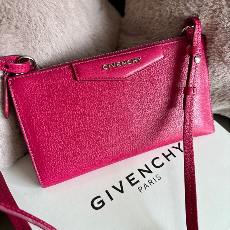 纪梵希 纪梵希包包 閑置 粉紅色 信封包 桃紅色 迷你 斜挎包 可拆 皮革肩帶  肩背  斜挎  givenchy Antigona crossbody bag pink-7
