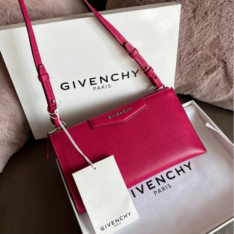 纪梵希 纪梵希包包 閑置 粉紅色 信封包 桃紅色 迷你 斜挎包 可拆 皮革肩帶  肩背  斜挎  givenchy Antigona crossbody bag pink-17