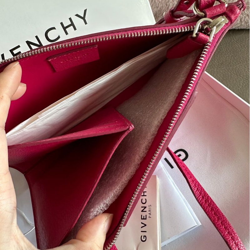 纪梵希 纪梵希包包 閑置 粉紅色 信封包 桃紅色 迷你 斜挎包 可拆 皮革肩帶  肩背  斜挎  givenchy Antigona crossbody bag pink-19