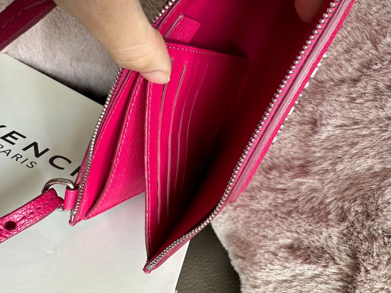 纪梵希 纪梵希包包 閑置 粉紅色 信封包 桃紅色 迷你 斜挎包 可拆 皮革肩帶  肩背  斜挎  givenchy Antigona crossbody bag pink-20