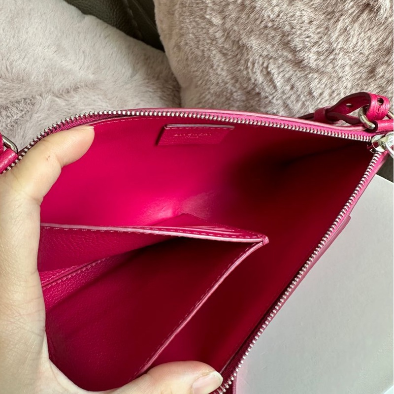 纪梵希 纪梵希包包 閑置 粉紅色 信封包 桃紅色 迷你 斜挎包 可拆 皮革肩帶  肩背  斜挎  givenchy Antigona crossbody bag pink-22