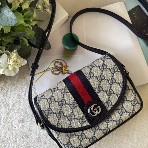 Ophidia GG 綠紅織帶迷你翻蓋斜背包(米色/烏木色)