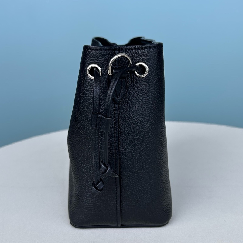 lv芯片款黑色牛皮lock me nano水桶斜挎包，尺寸13*16無附件-2