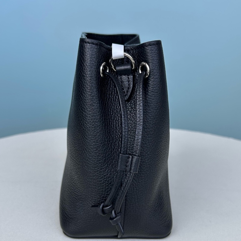 lv芯片款黑色牛皮lock me nano水桶斜挎包，尺寸13*16無附件-3