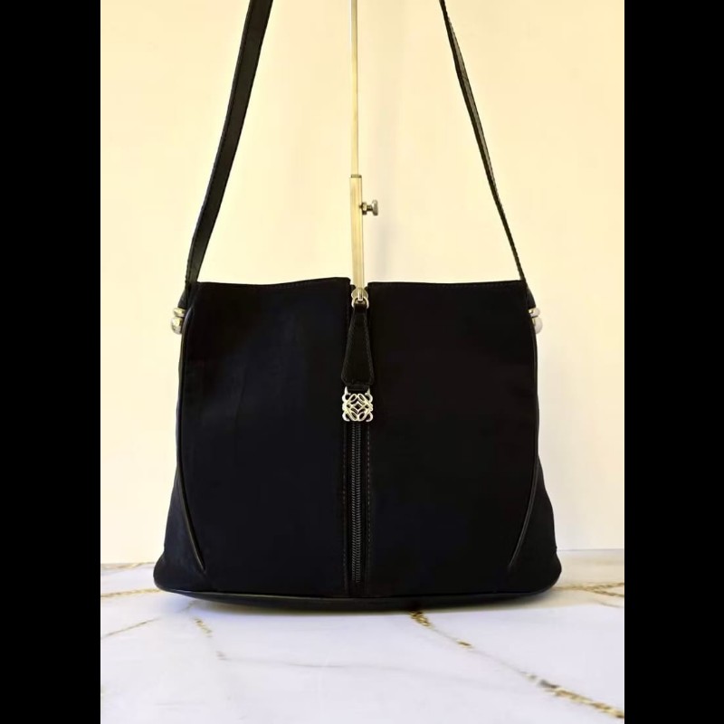 【LA LUNE】稀有中古包 Loewe黑色銀雕刻扣拼皮流浪包 側背包 單肩包 二手包-0