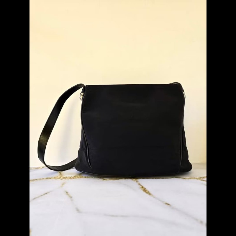 【LA LUNE】稀有中古包 Loewe黑色銀雕刻扣拼皮流浪包 側背包 單肩包 二手包-1