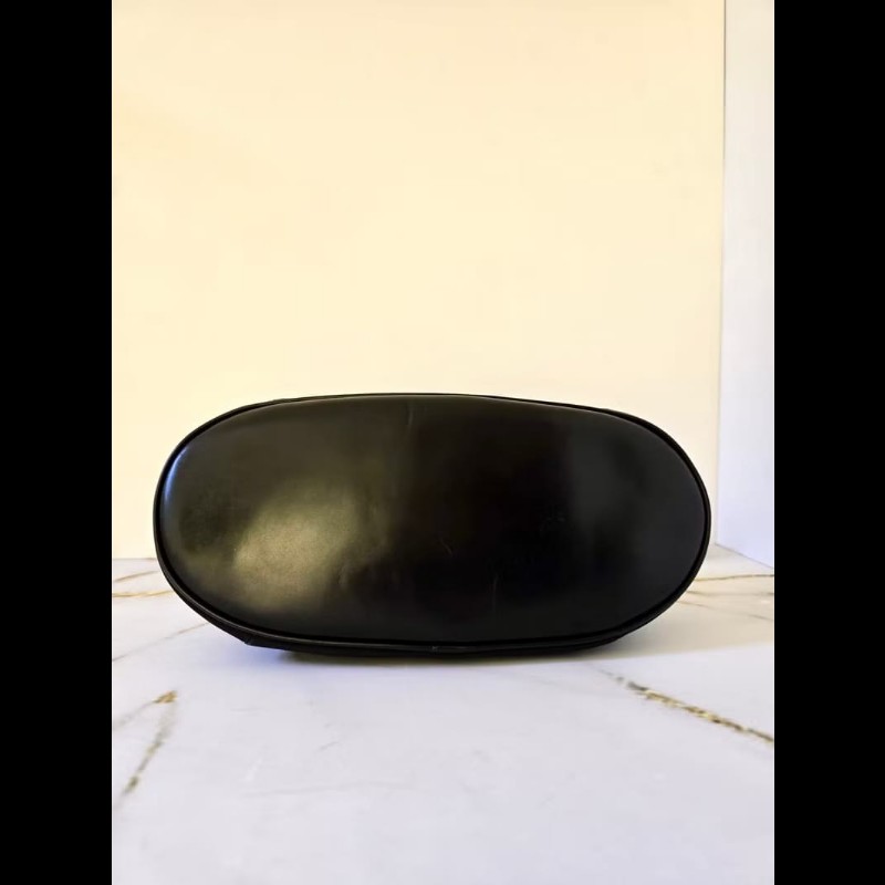 【LA LUNE】稀有中古包 Loewe黑色銀雕刻扣拼皮流浪包 側背包 單肩包 二手包-2