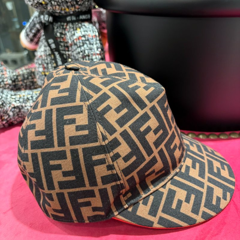FENDI 老花LOGO 紅邊棒球帽-3