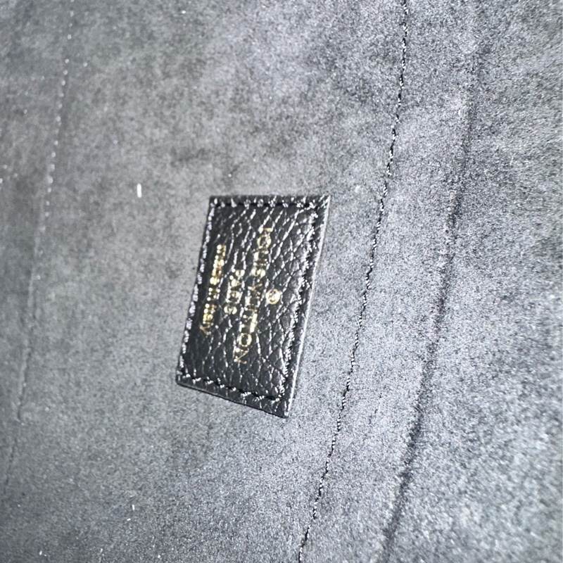 LOUIS VUITTON-14