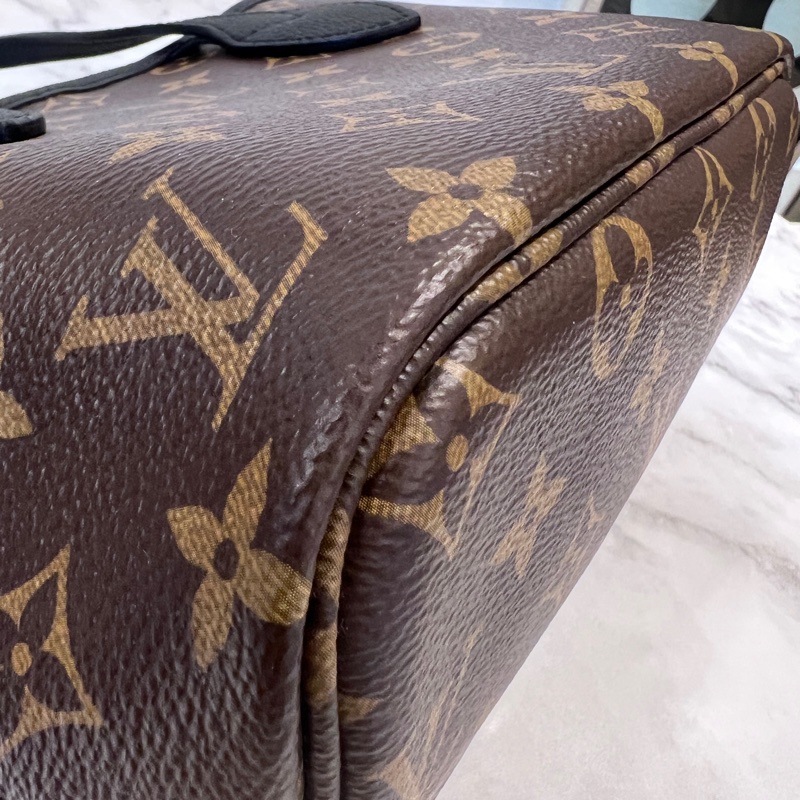 LV 原花拼黑牛皮雙面金釦Neverfull Inside Out BB-7