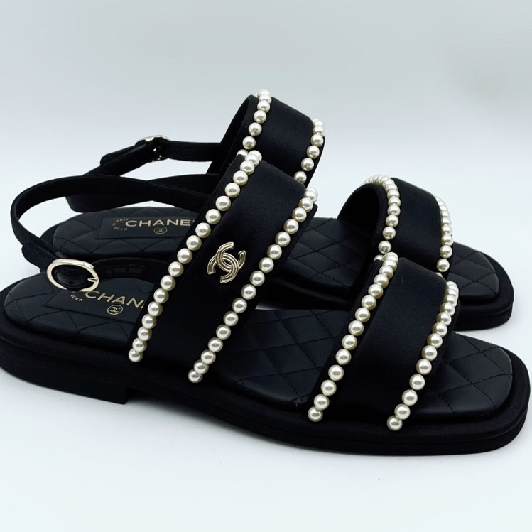 Chanel香奈兒 22P珍珠緞面涼鞋 女鞋 35碼 僅穿一次 無附件-0