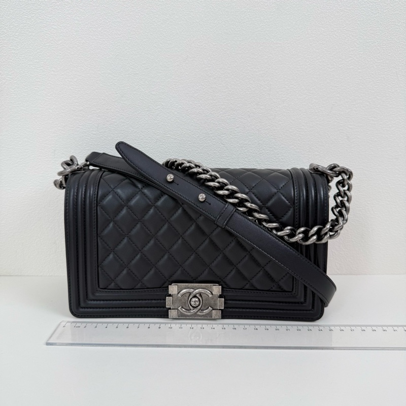 CHANEL/香奈兒 Leboy 黑色中號菱格做舊銀扣 雙C logo單肩斜挎包-1