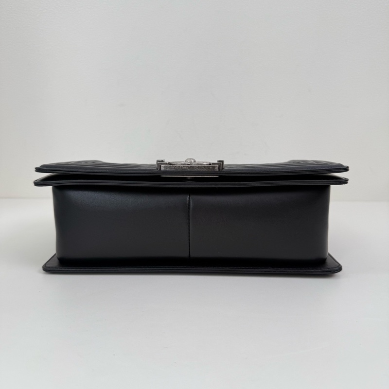 CHANEL/香奈兒 Leboy 黑色中號菱格做舊銀扣 雙C logo單肩斜挎包-5