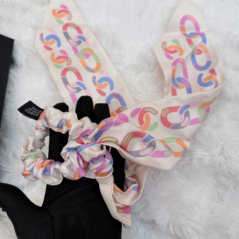 Chanel/ 絲綢髮圈與絲巾組（Silk Scrunchie and Scarf Set）-4