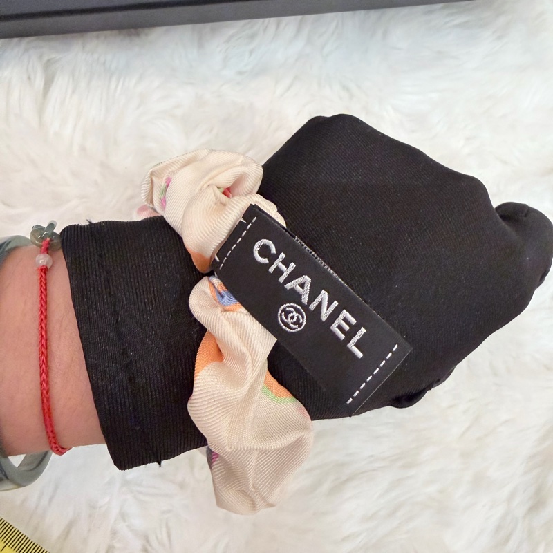 Chanel/ 絲綢髮圈與絲巾組（Silk Scrunchie and Scarf Set）-5