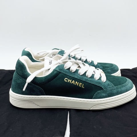 閒置新 未使用 Chanel 香奈兒湖水綠麂皮休閒鞋 37.5碼 附件：塵袋