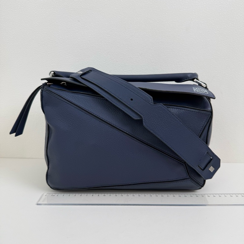 LOEWE/ 罗意威 puzzle蓝色小號 牛皮几何斜挎包 银扣-1