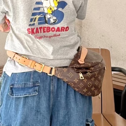 #Louis Vuitton🫆bumbag編碼19年🫆胸包尺寸35*14*12🌴附件～可調節肩帶-6