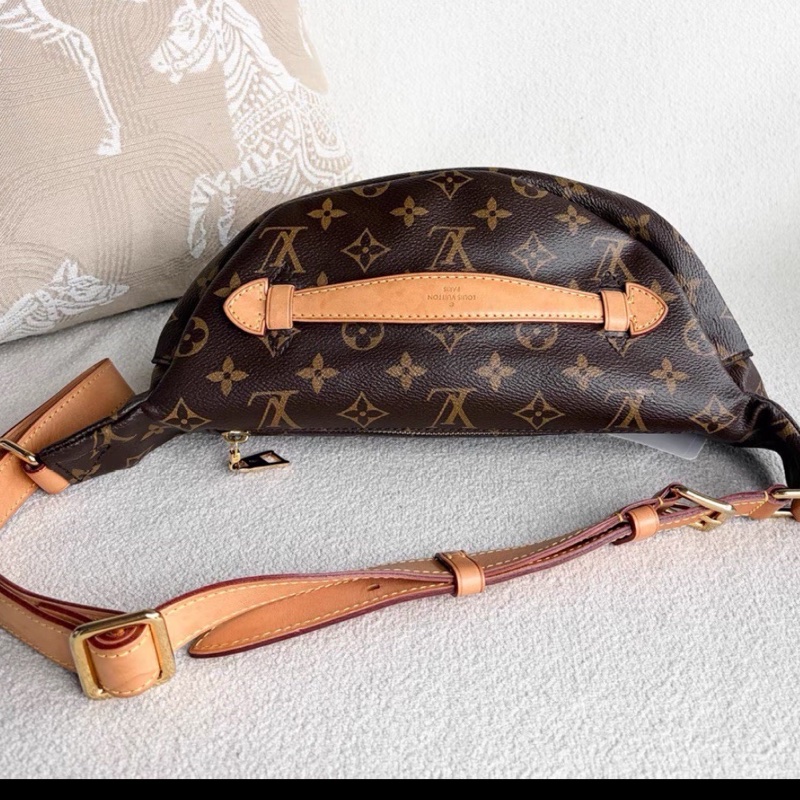 #Louis Vuitton🫆bumbag編碼19年🫆胸包尺寸35*14*12🌴附件～可調節肩帶-11