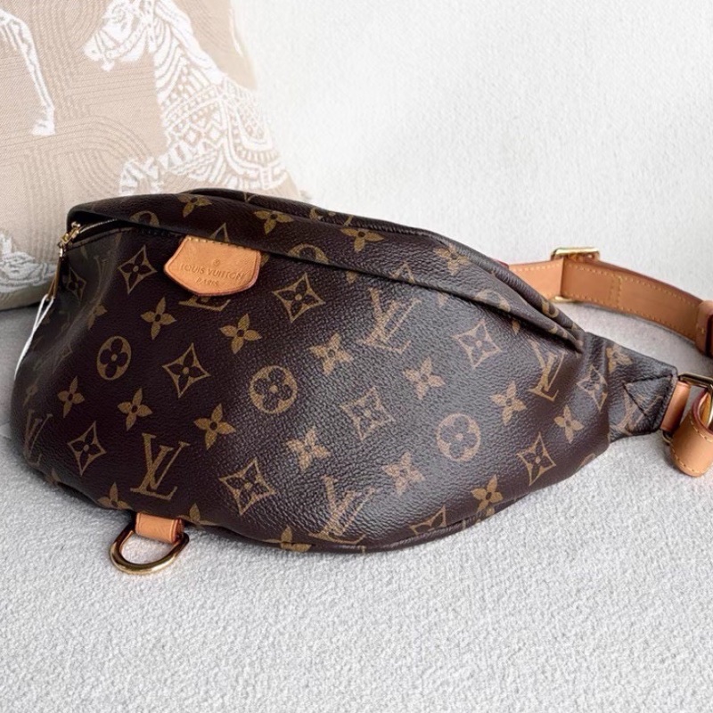 #Louis Vuitton🫆bumbag編碼19年🫆胸包尺寸35*14*12🌴附件～可調節肩帶-13