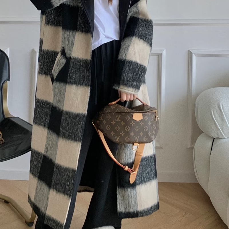 #Louis Vuitton🫆bumbag編碼19年🫆胸包尺寸35*14*12🌴附件～可調節肩帶-24
