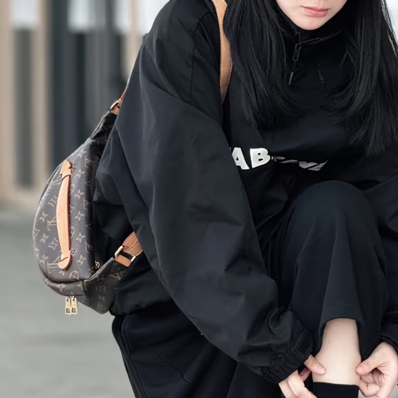 #Louis Vuitton🫆bumbag編碼19年🫆胸包尺寸35*14*12🌴附件～可調節肩帶-26