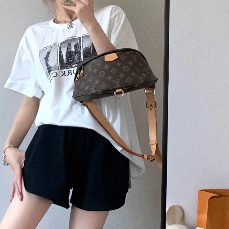#Louis Vuitton🫆bumbag編碼19年🫆胸包尺寸35*14*12🌴附件～可調節肩帶-29
