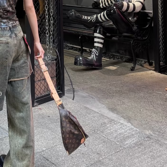 #Louis Vuitton🫆bumbag編碼19年🫆胸包尺寸35*14*12🌴附件～可調節肩帶-33