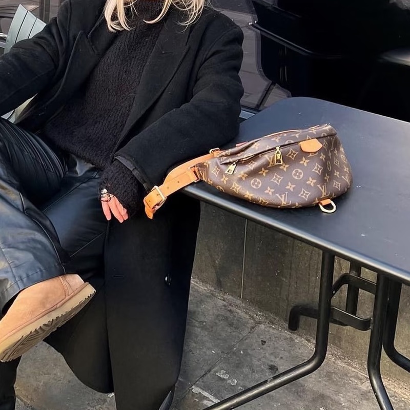 #Louis Vuitton🫆bumbag編碼19年🫆胸包尺寸35*14*12🌴附件～可調節肩帶-40
