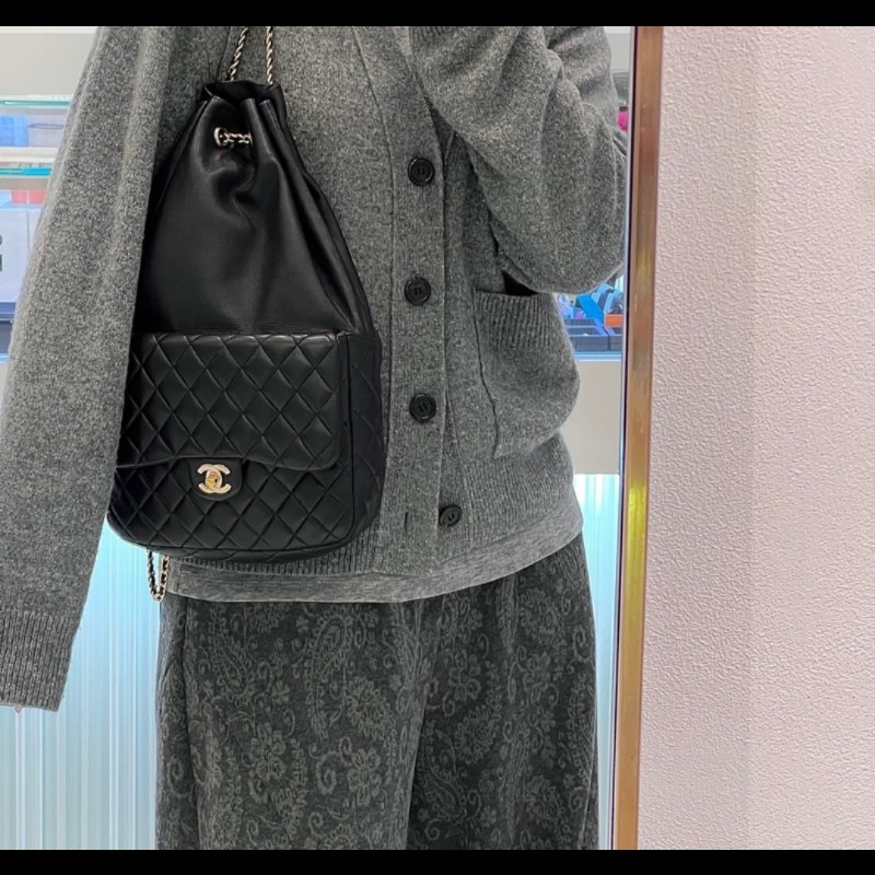 CHANEL 香奈兒 黑色羊皮金扣抽繩後背包 🈶台灣購證正本-3