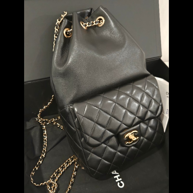 CHANEL 香奈兒 黑色羊皮金扣抽繩後背包 🈶台灣購證正本-6