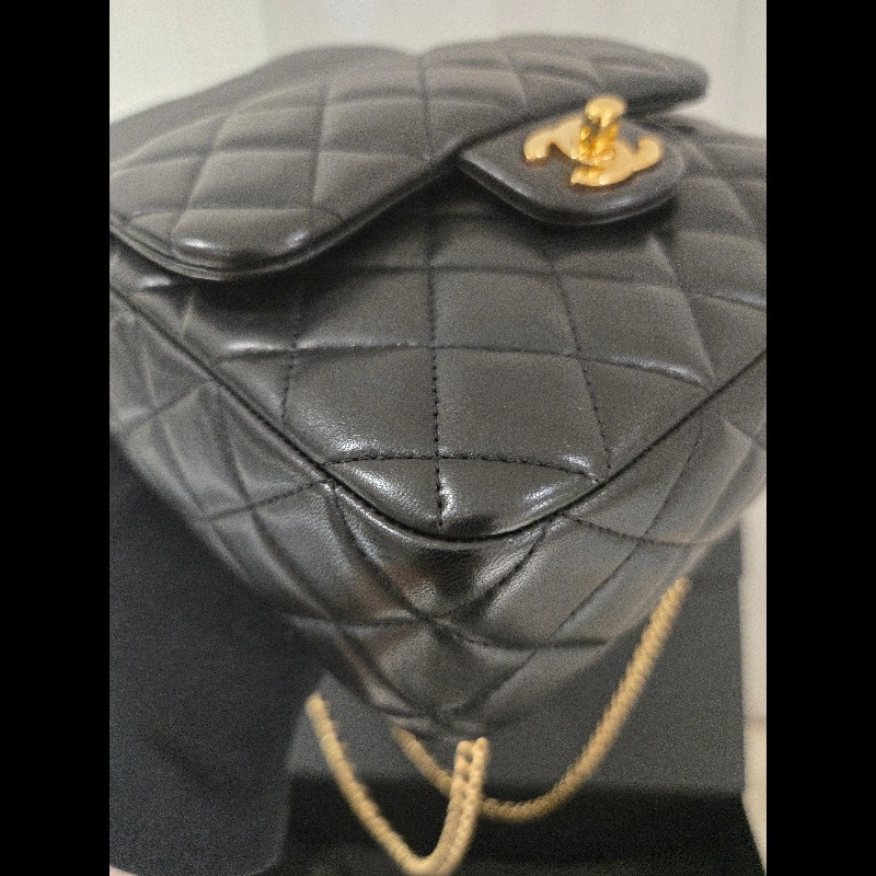CHANEL 香奈兒 黑色羊皮金扣抽繩後背包 🈶台灣購證正本-16