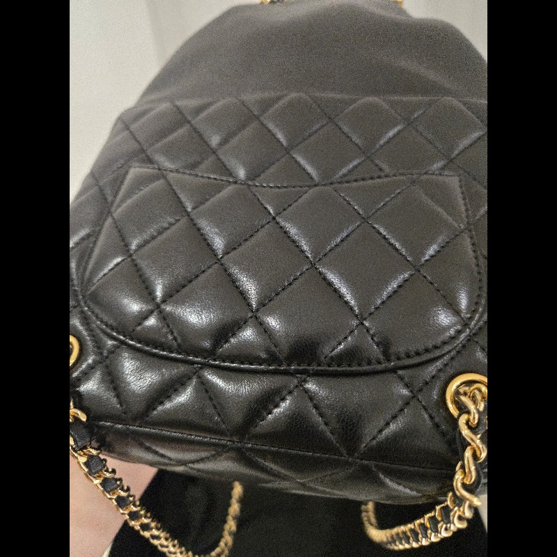 CHANEL 香奈兒 黑色羊皮金扣抽繩後背包 🈶台灣購證正本-30