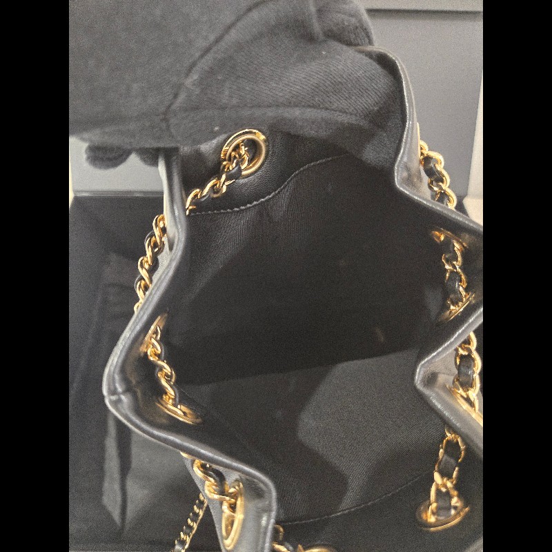 CHANEL 香奈兒 黑色羊皮金扣抽繩後背包 🈶台灣購證正本-36