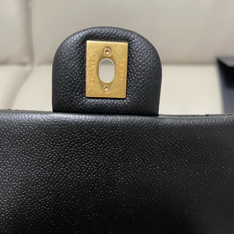 CHANEL愛心調節釦粒面/荔枝牛皮晶片款20cm翻蓋包-3