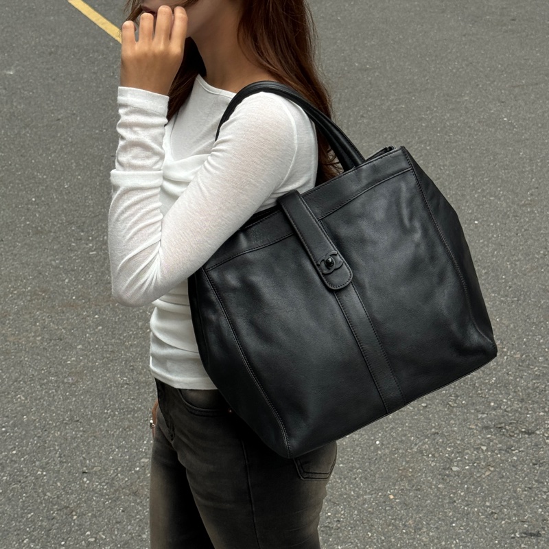 【極新超稀有⭐️】 Chanel "So Black"全黑黑武士 肩背托特包（專櫃28.6萬）-25