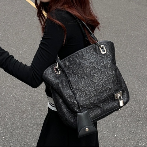 【極新🎁 全平台唯一】 LV Antheia 限量發售 羊皮肩背包 （專櫃163,000）