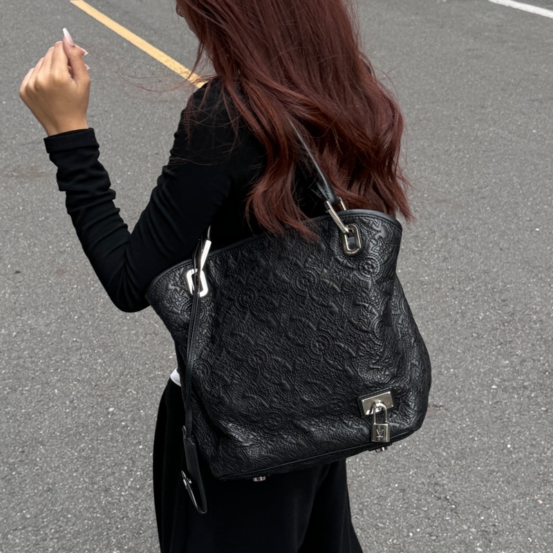 【極新🎁 全平台唯一】 LV Antheia 限量發售 羊皮肩背包 （專櫃163,000）-5