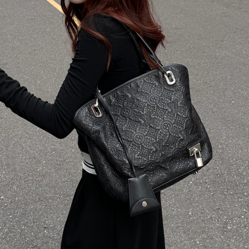 【極新🎁 全平台唯一】 LV Antheia 限量發售 羊皮肩背包 （專櫃163,000）-18