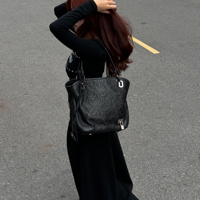 【極新🎁 全平台唯一】 LV Antheia 限量發售 羊皮肩背包 （專櫃163,000）-22