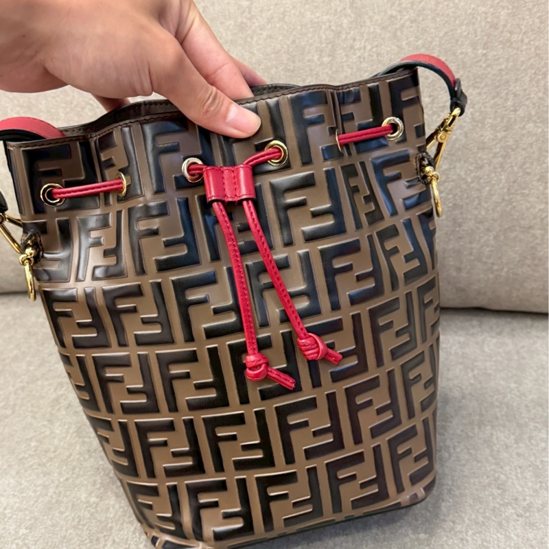 FENDI老花水桶包-1