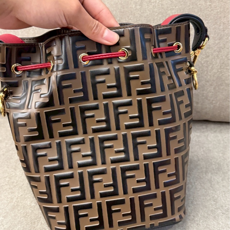 FENDI老花水桶包-2