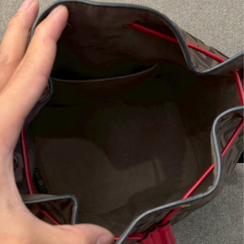 FENDI老花水桶包-3